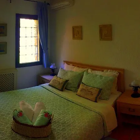 Cosy Bed and Breakfast 3*